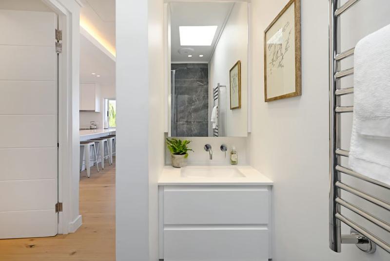 2 Bedroom Property for Sale in Sea Point Western Cape